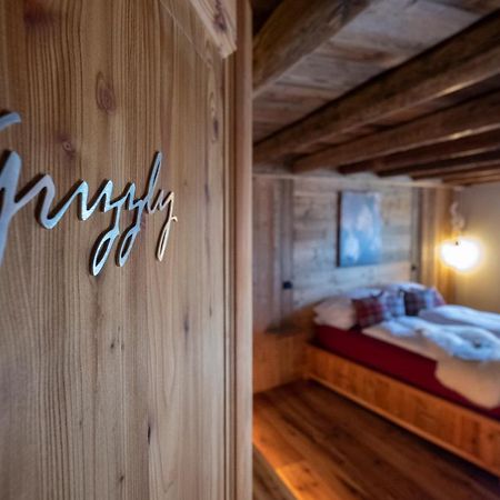 瓦雷那Grizzly Haus & Frosch Restaurant - Teritoria住宿加早餐旅馆 外观 照片